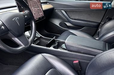 Седан Tesla Model 3 2018 в Рівному