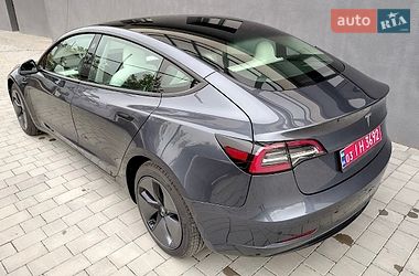 Седан Tesla Model 3 2022 в Івано-Франківську