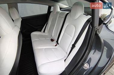 Седан Tesla Model 3 2022 в Івано-Франківську