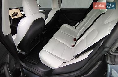 Седан Tesla Model 3 2022 в Івано-Франківську