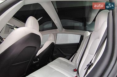 Седан Tesla Model 3 2022 в Івано-Франківську