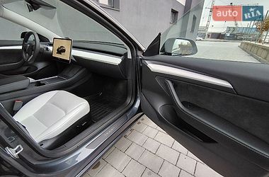 Седан Tesla Model 3 2022 в Івано-Франківську