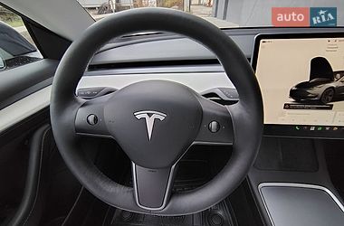 Седан Tesla Model 3 2022 в Івано-Франківську