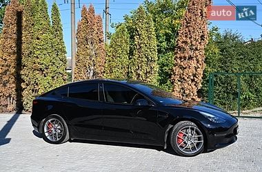 Седан Tesla Model 3 2022 в Львове