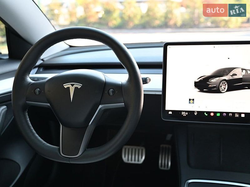 Седан Tesla Model 3 2022 в Львове