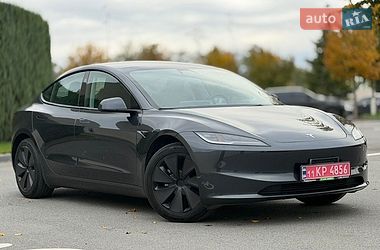 Седан Tesla Model 3 2024 в Днепре