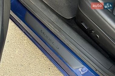 Седан Tesla Model 3 2023 в Одессе