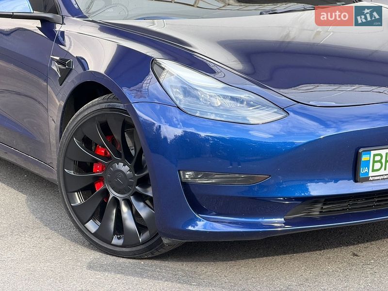 Седан Tesla Model 3 2023 в Одессе