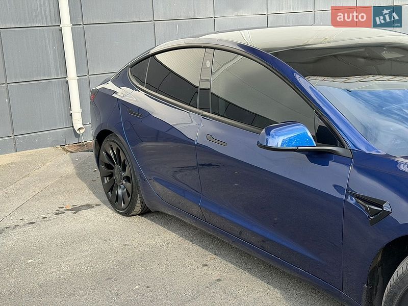 Седан Tesla Model 3 2023 в Одессе