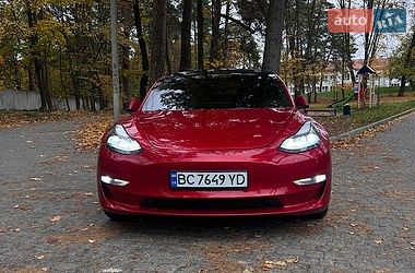 Седан Tesla Model 3 2021 в Львові