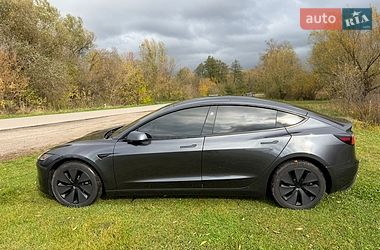 Седан Tesla Model 3 2025 в Бердичеві