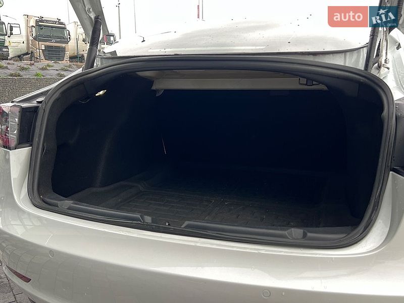 Седан Tesla Model 3 2022 в Львові