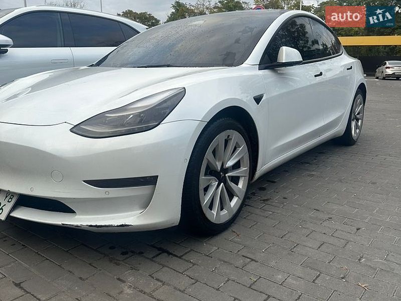 Tesla Model 3 2022