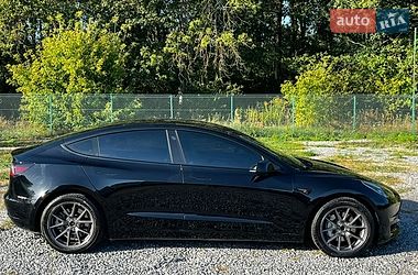 Седан Tesla Model 3 2021 в Львове