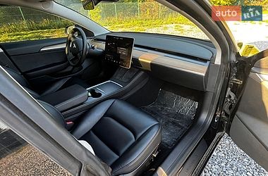 Седан Tesla Model 3 2021 в Львове