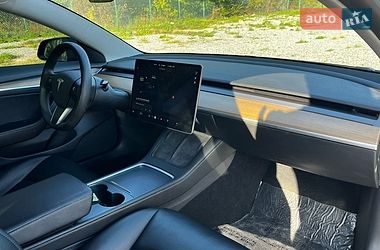 Седан Tesla Model 3 2021 в Львове