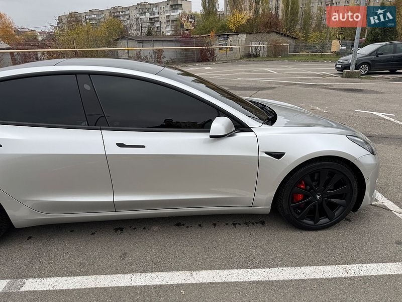 Седан Tesla Model 3 2022 в Ивано-Франковске