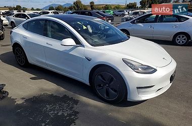 Седан Tesla Model 3 2018 в Одесі