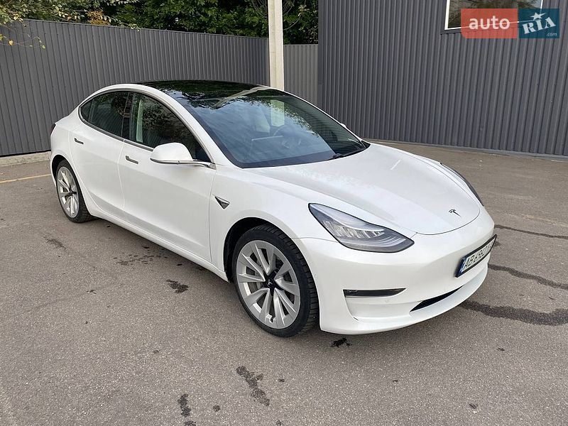 Седан Tesla Model 3 2020 в Дніпрі