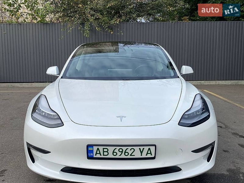 Седан Tesla Model 3 2020 в Дніпрі