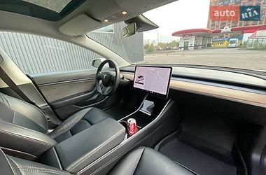 Седан Tesla Model 3 2020 в Дніпрі