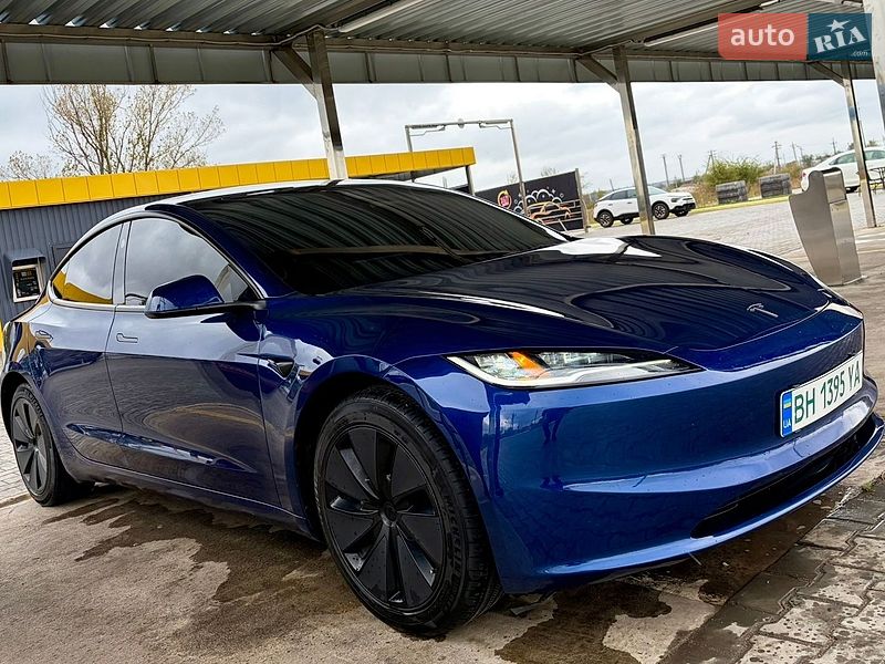 Седан Tesla Model 3 2024 в Одессе
