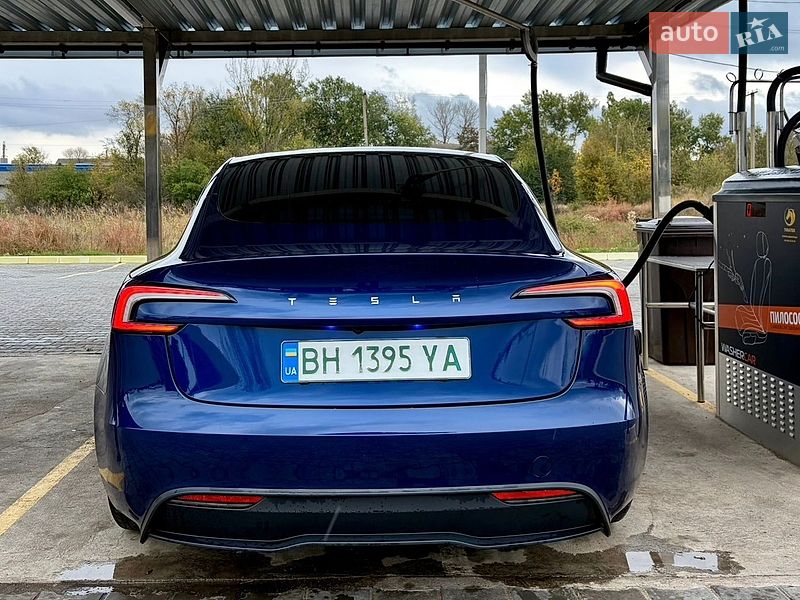 Седан Tesla Model 3 2024 в Одессе
