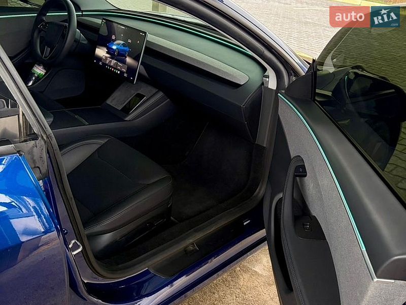 Седан Tesla Model 3 2024 в Одессе