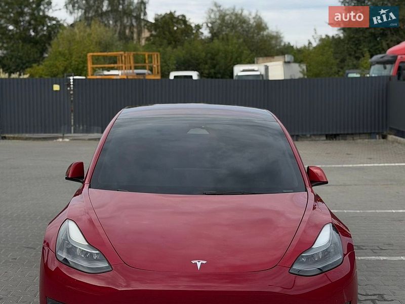 Седан Tesla Model 3 2022 в Черкассах