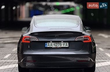 Седан Tesla Model 3 2017 в Киеве