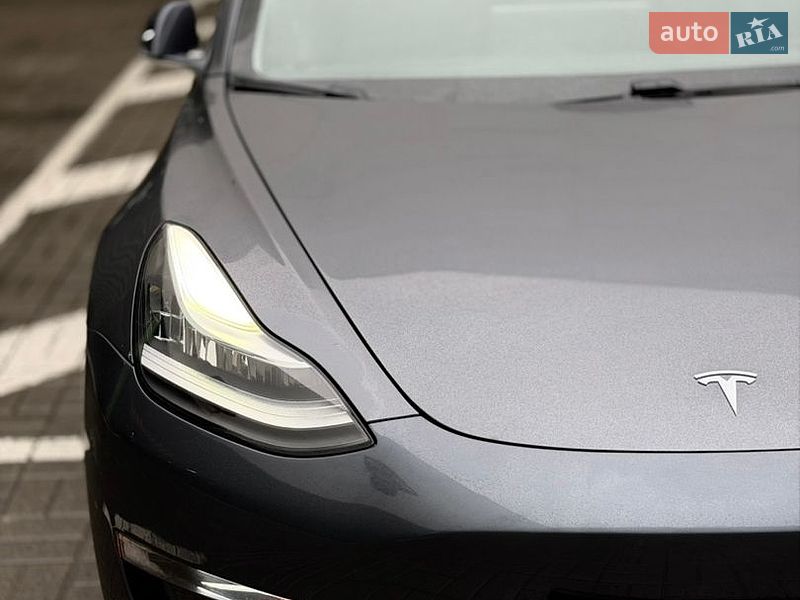 Седан Tesla Model 3 2017 в Киеве