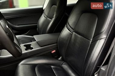 Седан Tesla Model 3 2017 в Киеве