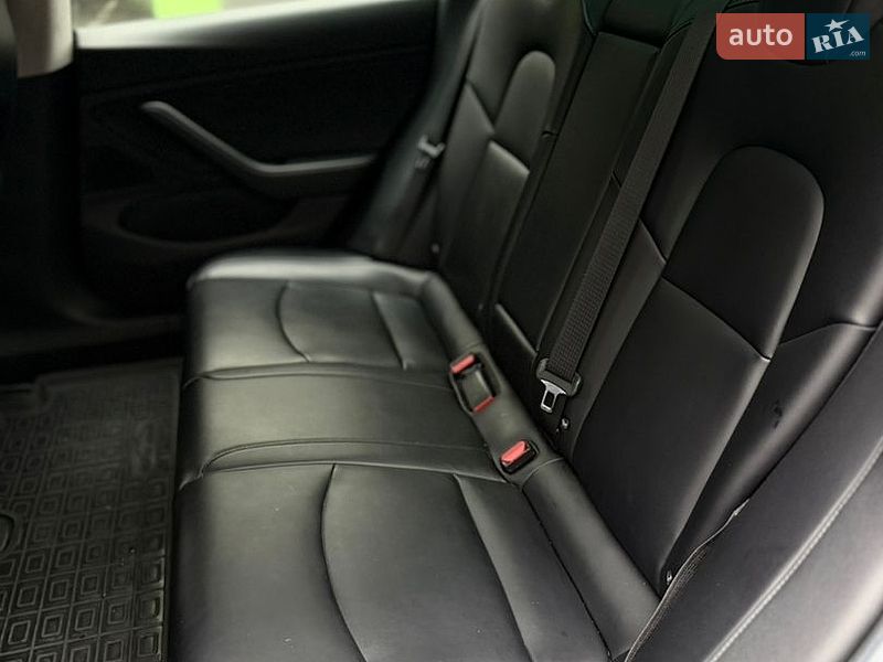 Седан Tesla Model 3 2017 в Киеве