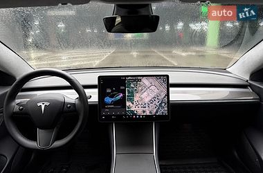 Седан Tesla Model 3 2017 в Киеве