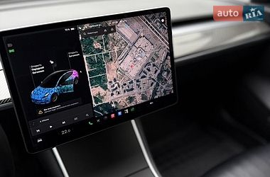 Седан Tesla Model 3 2017 в Киеве