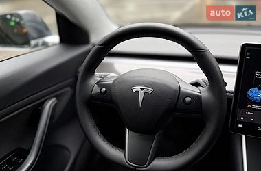 Седан Tesla Model 3 2017 в Киеве