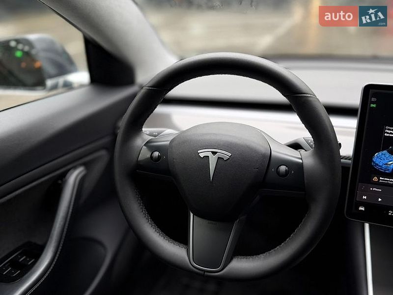 Седан Tesla Model 3 2017 в Киеве