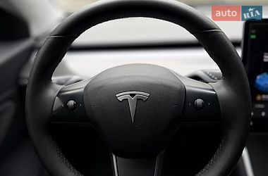 Седан Tesla Model 3 2017 в Киеве