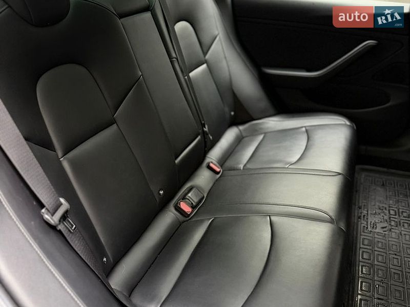 Седан Tesla Model 3 2017 в Киеве