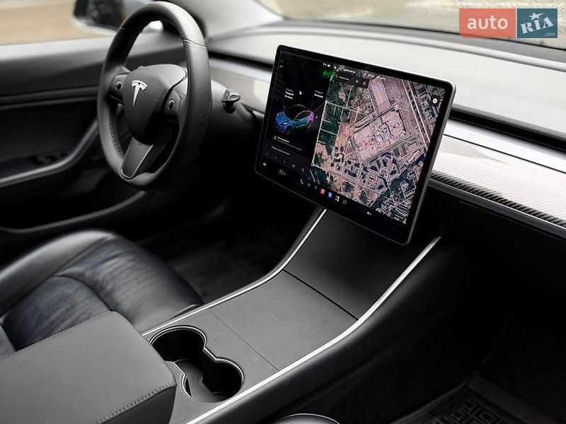 Седан Tesla Model 3 2017 в Киеве