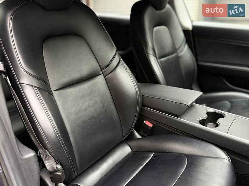 Седан Tesla Model 3 2017 в Киеве