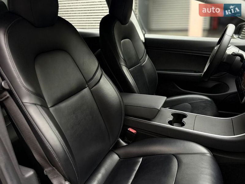 Седан Tesla Model 3 2017 в Киеве