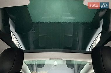 Седан Tesla Model 3 2017 в Киеве