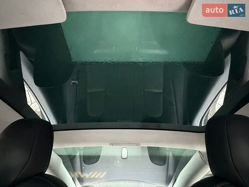 Седан Tesla Model 3 2017 в Киеве