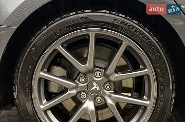 Седан Tesla Model 3 2017 в Киеве