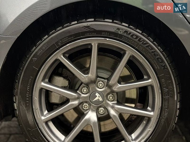 Седан Tesla Model 3 2017 в Киеве
