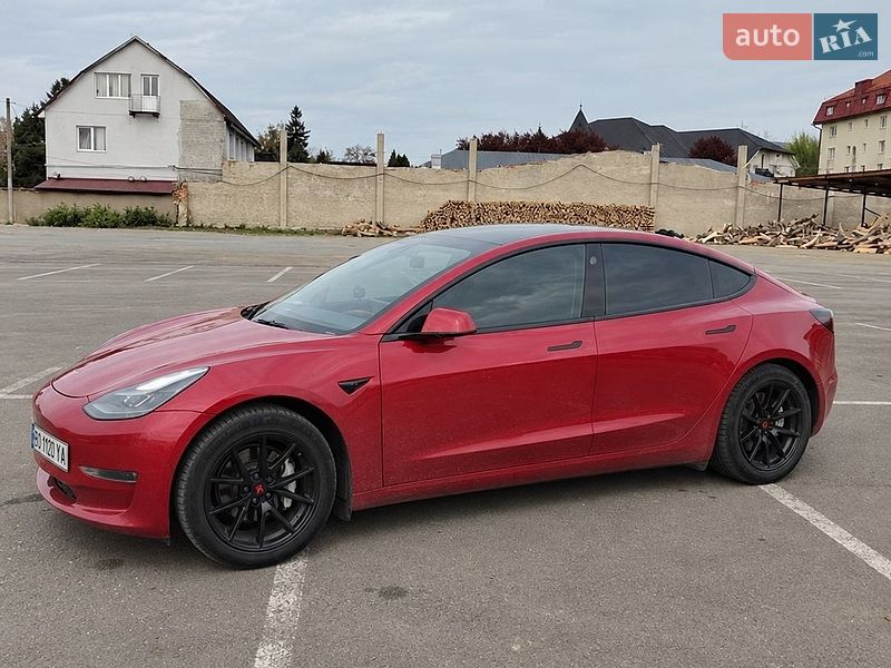 Седан Tesla Model 3 2020 в Львові