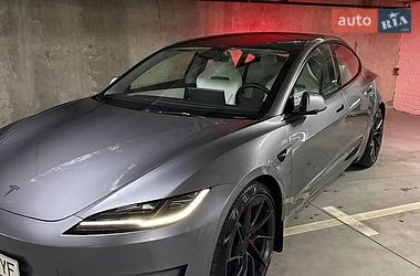 Седан Tesla Model 3 2024 в Києві