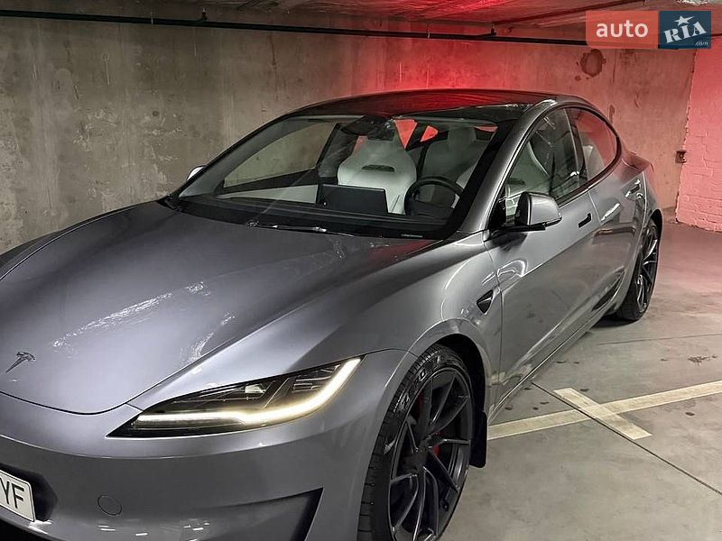 Седан Tesla Model 3 2024 в Києві