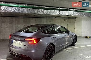 Седан Tesla Model 3 2024 в Києві